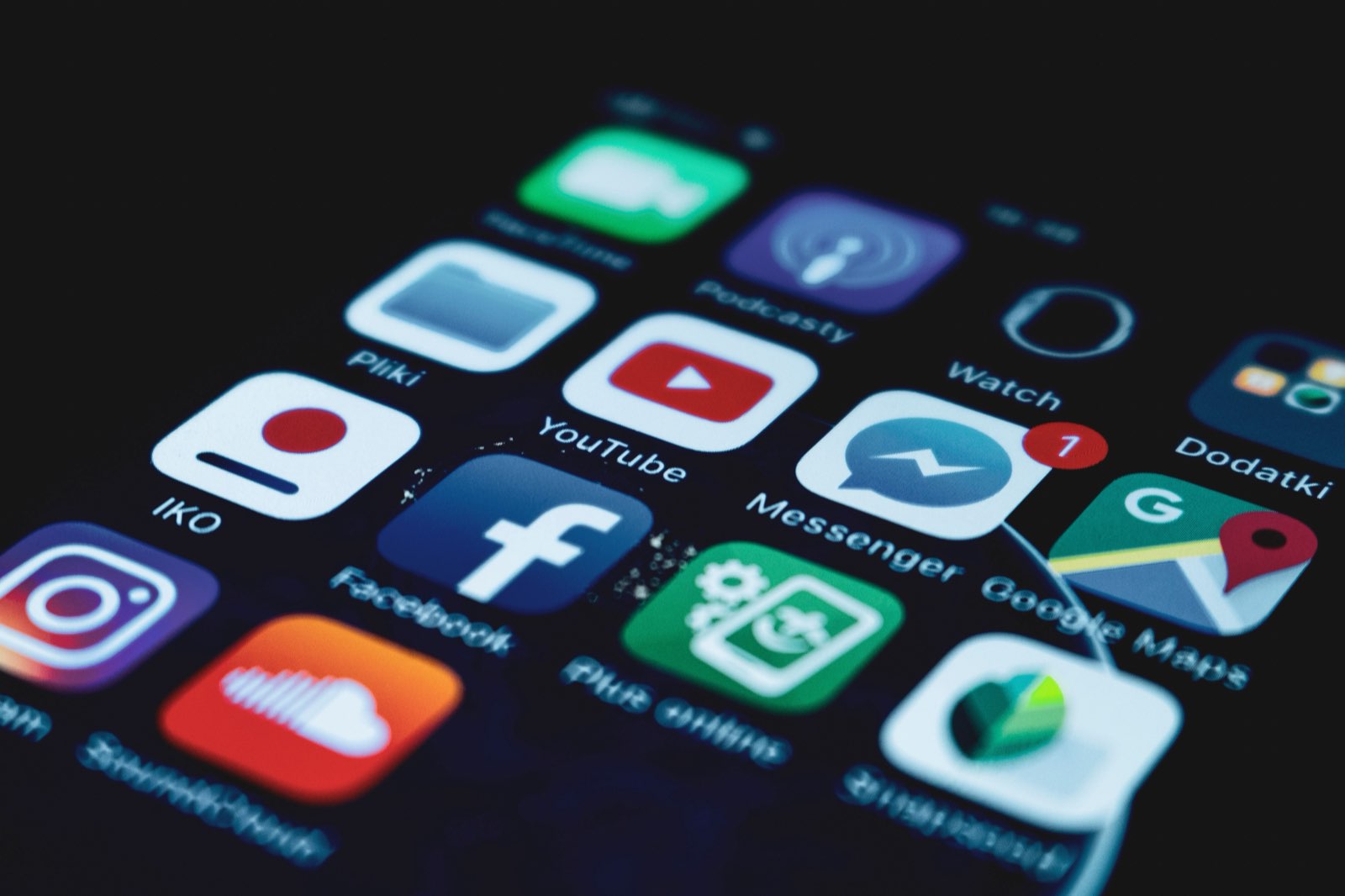Phone home screen with Facebook, Instagram, YouTube and Google Maps apps